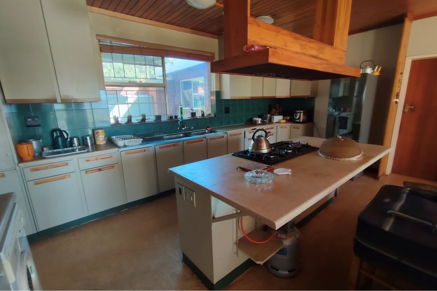 4 Bedroom Property for Sale in Leeuwenkloof North West